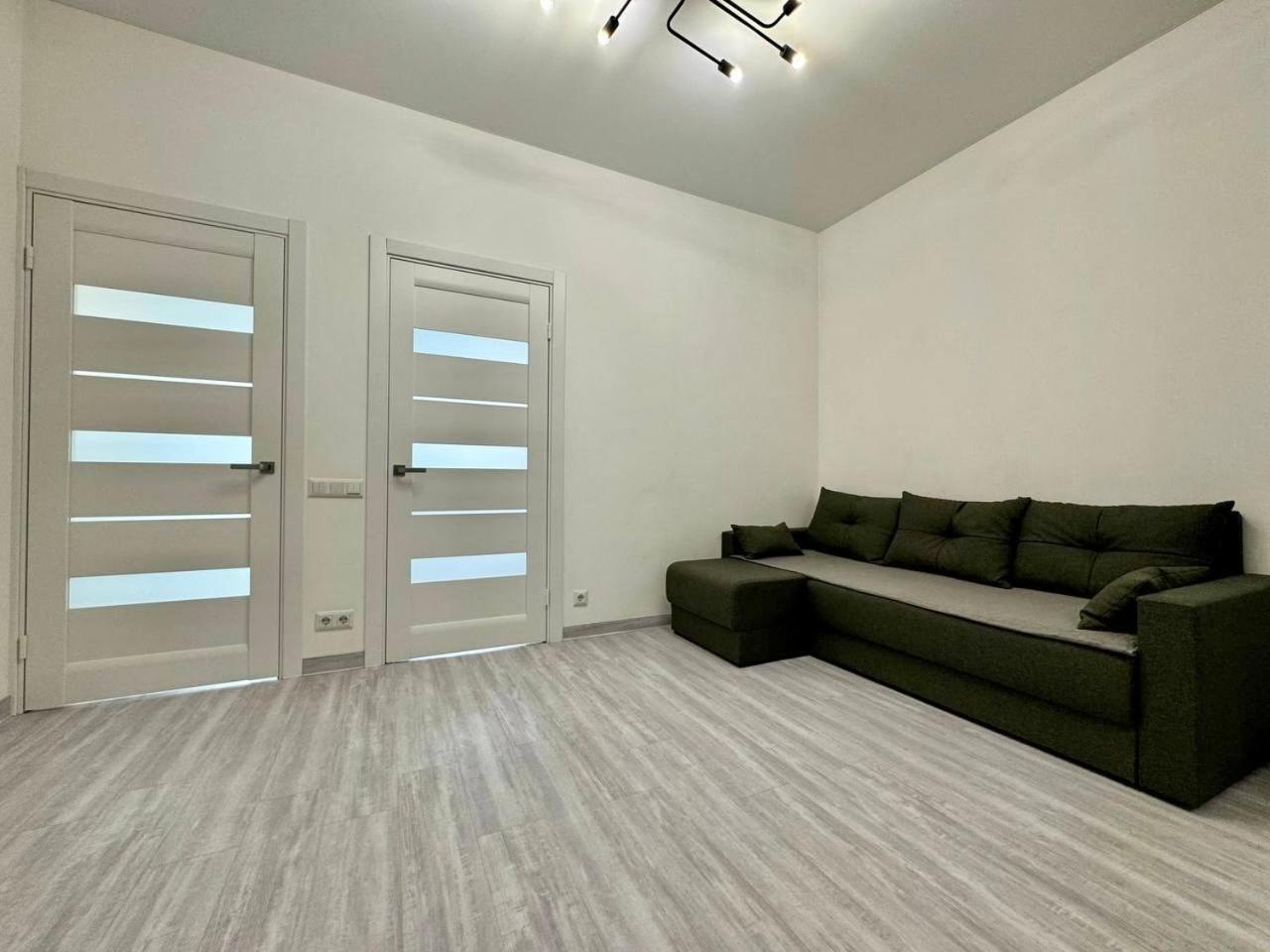 Apartpoltava: Elite New Build with Tropical Shower and Park View Exterior photo